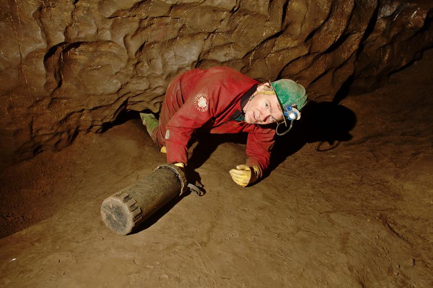 20080621-144628.jpg - Chris emerges