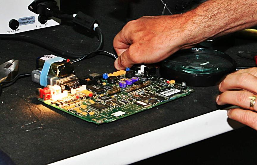 20080705-161732.jpg - Hardware debugging