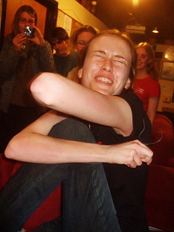20081019-010330.jpg - Squeeze!
