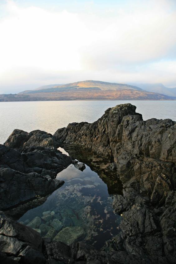 20081230-132338.jpg - Rock pool, with Strathaird behind
