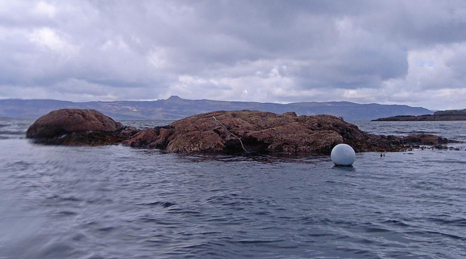 20090408-124522.jpg - A tiny skerry in Caolas Mor