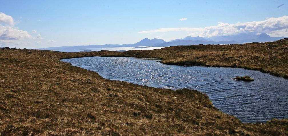 20090519-145924.jpg - Skye view lochan