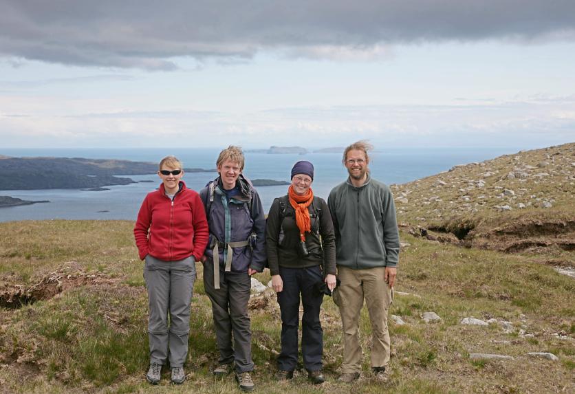 20090610-132842.jpg - On a walk from Tarbet to Rhenigidale (Shiant Islands behind)