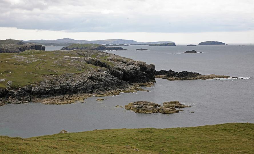 20090612-151142.jpg - Rugged coastline