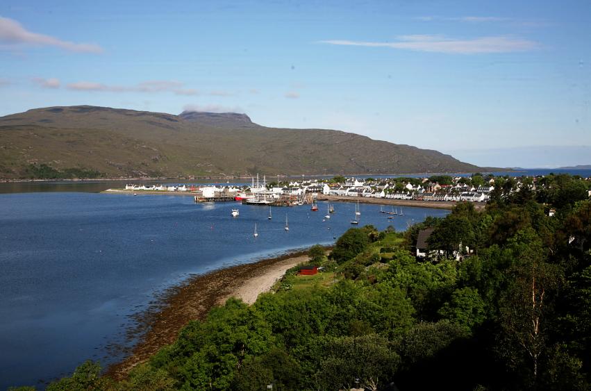 20090614-080818.jpg - Leaving Ullapool