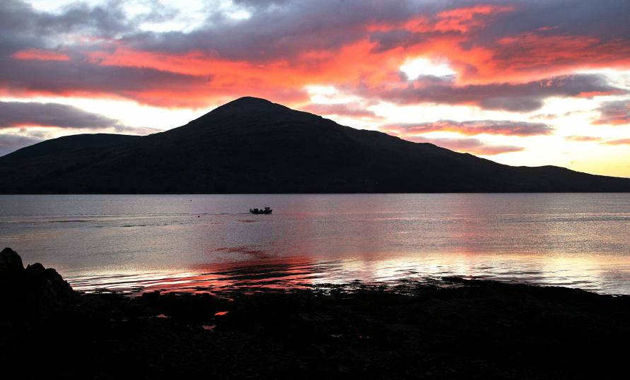 20091217-153915.jpg - Skye sunset, from Reraig