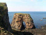 A look back at the arch before continuing on towards Guirdil