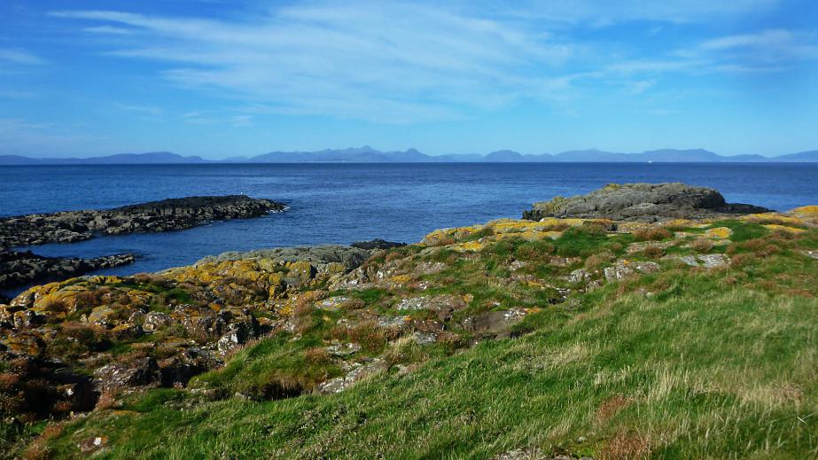 20130930-120121.jpg - View north from Fladda-chùain