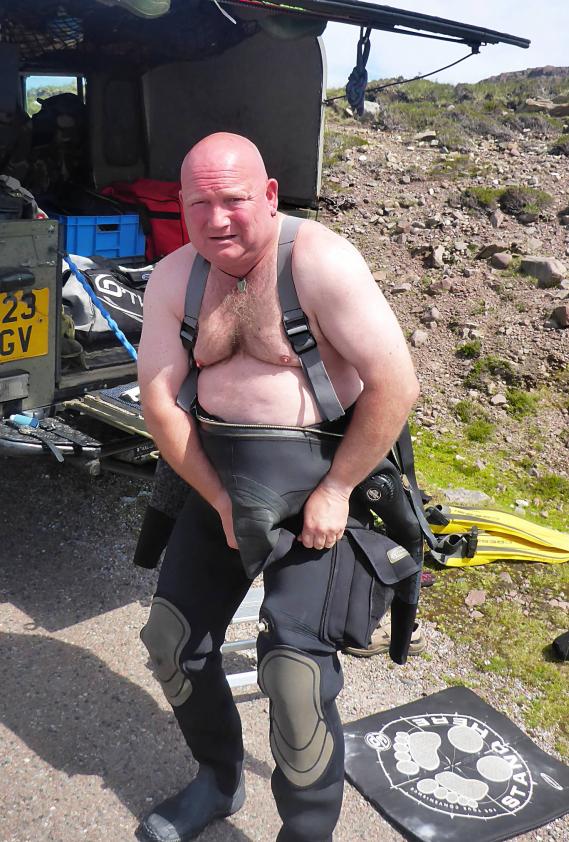 20150706-130946.jpg - Dressing for diving