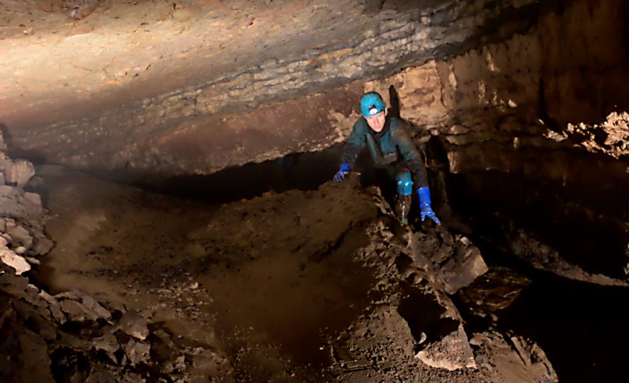 20171028-181424.jpg - Ben in the chamber beyond the Wallows